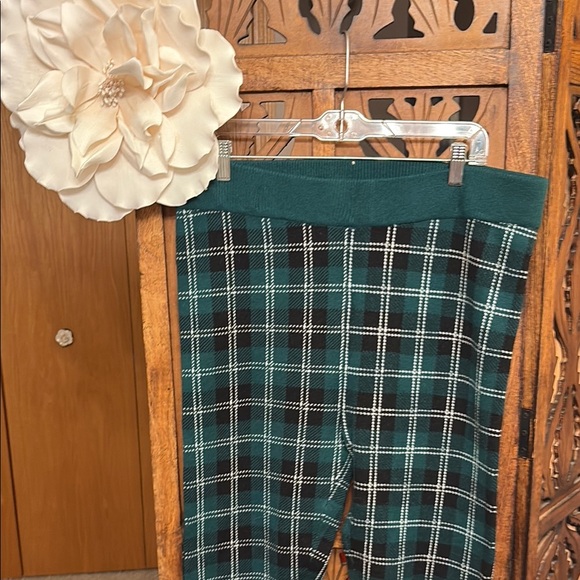 Women's Knitted Plaid Leggings in Teal and Black - Picture 2 of 6